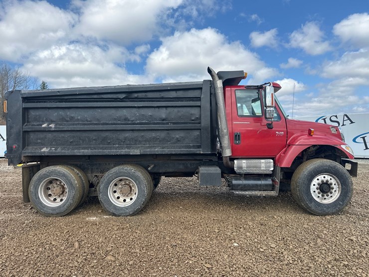 2006-international-7400-image-6
