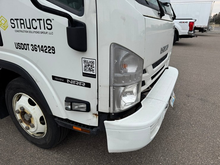 2019-isuzu-nrr-image-14