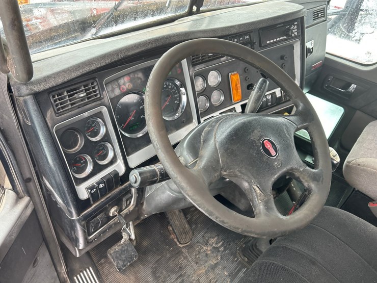 2007-kenworth-w900-image-63