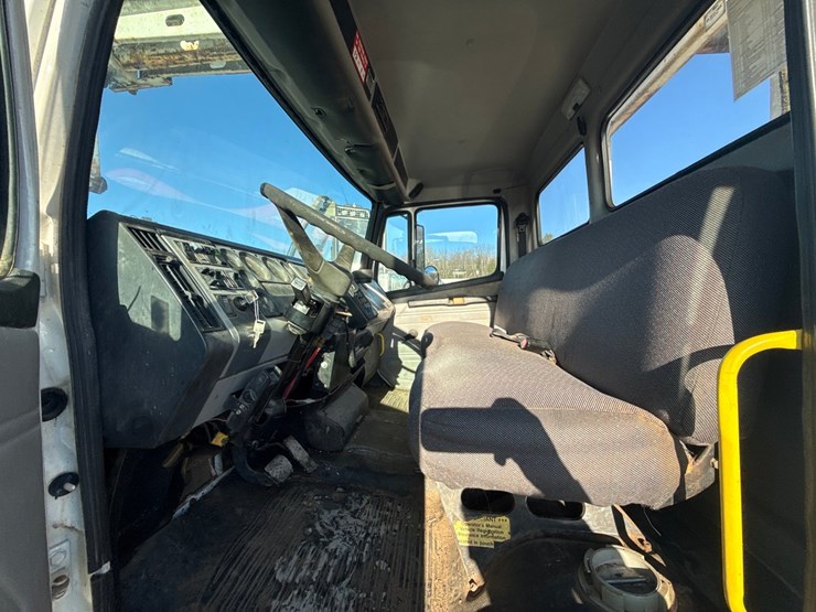 1998-freightliner-fl70-image-58