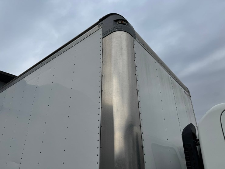 2019-isuzu-nrr-image-16