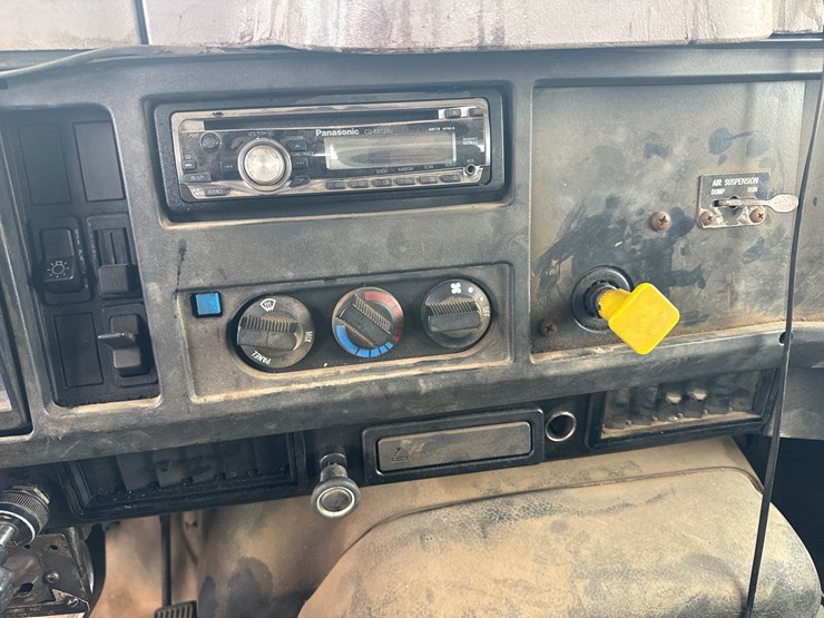 1999-international-4900-image-34