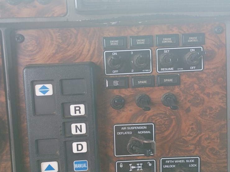 2002-kenworth-t600-image-61