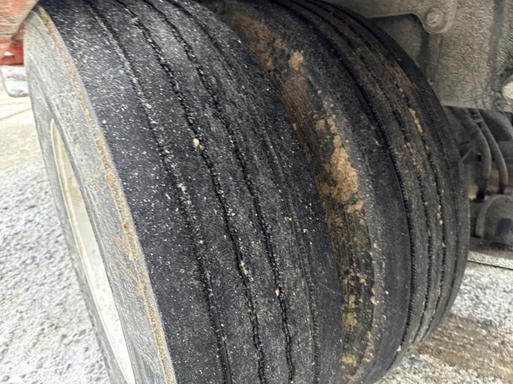 2016-massey-ferguson-8-image-51