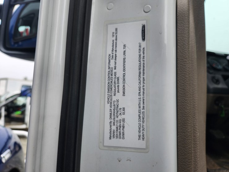 2017-massey-ferguson-8-image-60