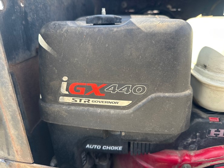 2010-massey-ferguson-8-image-29