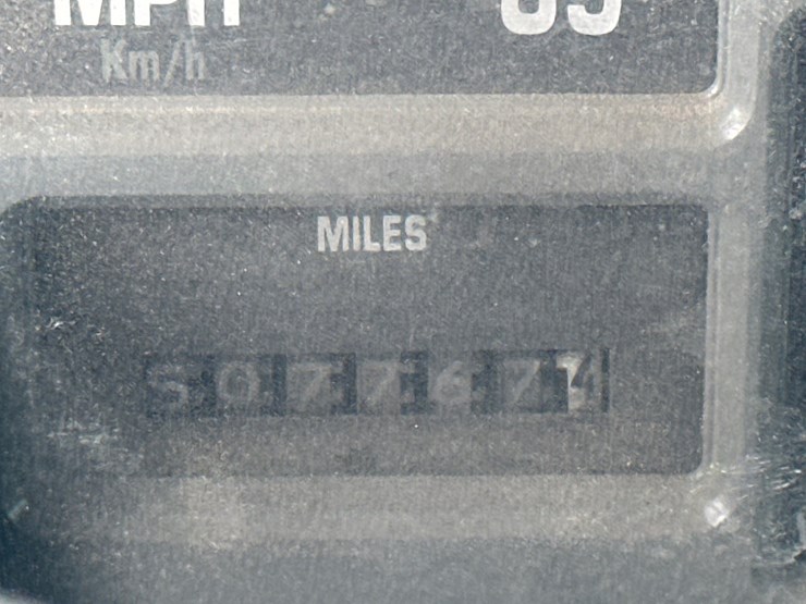 1995-international-8100-image-55