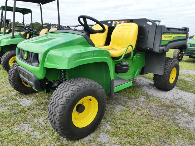 2024-john-deere-tx-4x2-image-2