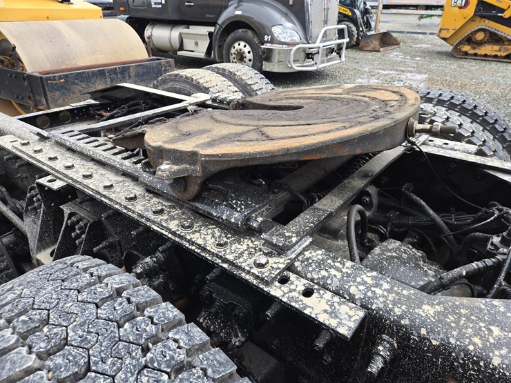 2019-international-hx620-image-32