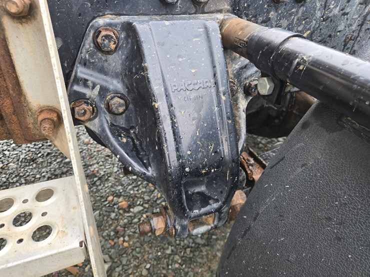 2017-kenworth-t680-image-40