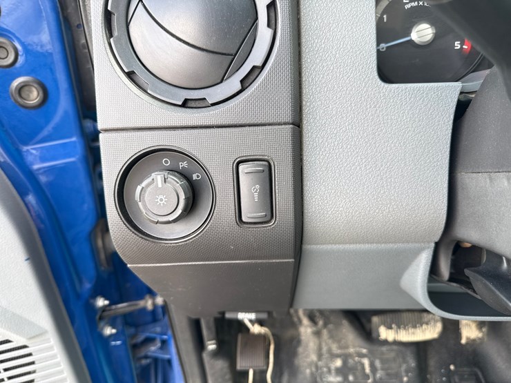 2015-ford-f550-image-39