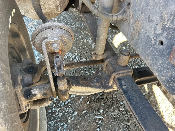 2005-massey-ferguson-8-image-32