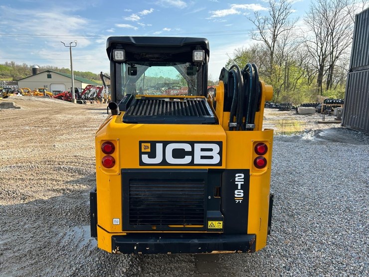 2022-jcb-2ts-7t-image-3
