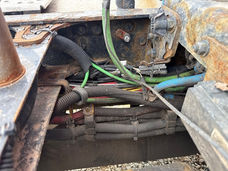 2018-freightliner-122sd-image-41