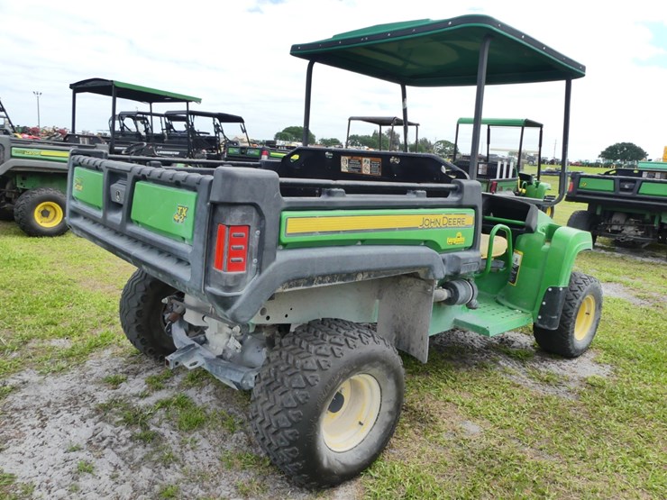 2019-john-deere-tx-4x2-image-4