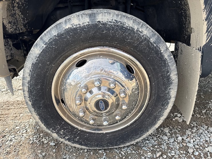 2015-ford-f550-image-43