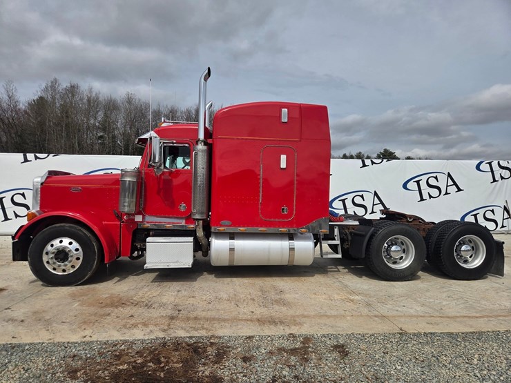2002-peterbilt-379-image-2