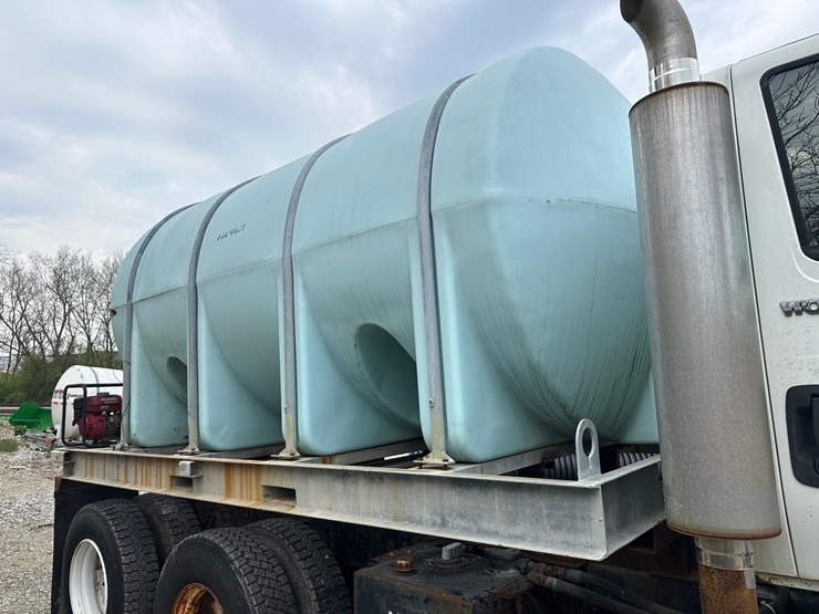 2007-international-7600-image-16