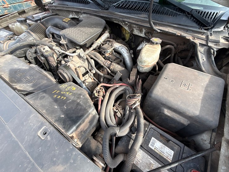 2005-chevrolet-3500-image-14