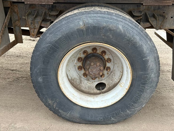 1996-international-4700-image-82