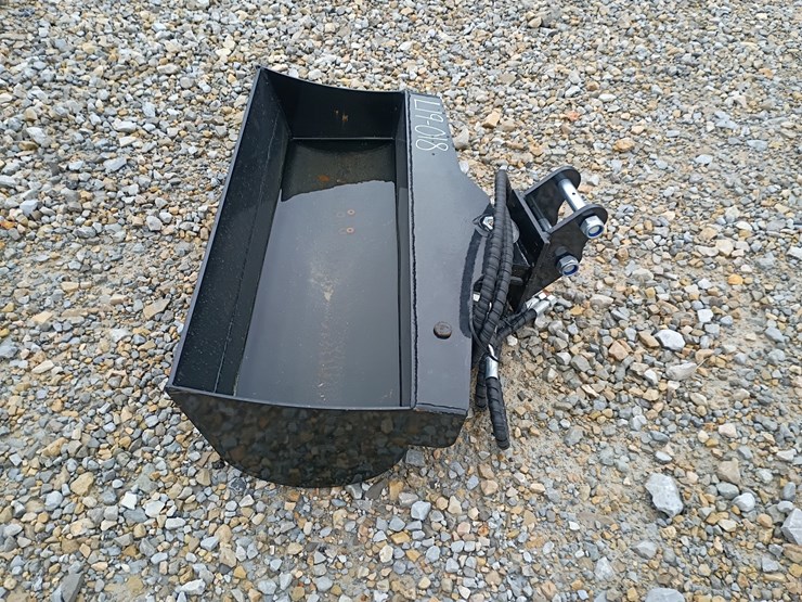 #l19-018-•-tpm-32"-bucket-mini-excavator-attachment-image-4