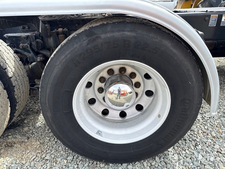 2019-kenworth-t680-image-83