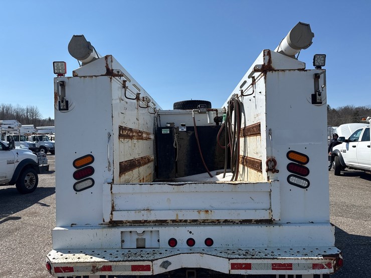 #1060-•-2015-ram-5500-heavy-duty-service-truck-image-4