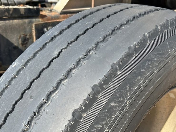 #1114-•-2005-western-star-tri-axle-heavy-haul-truck-tractor-image-78