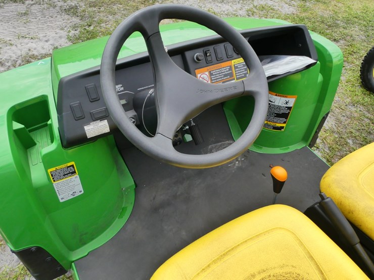 2024-john-deere-tx-4x2-image-11