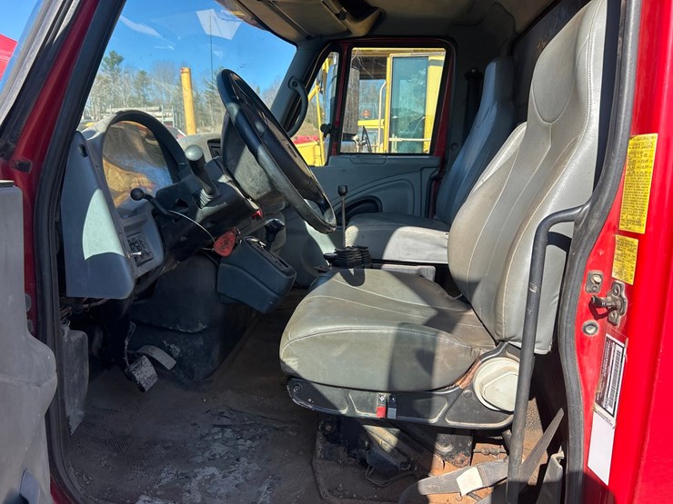 2006-international-7400-image-55