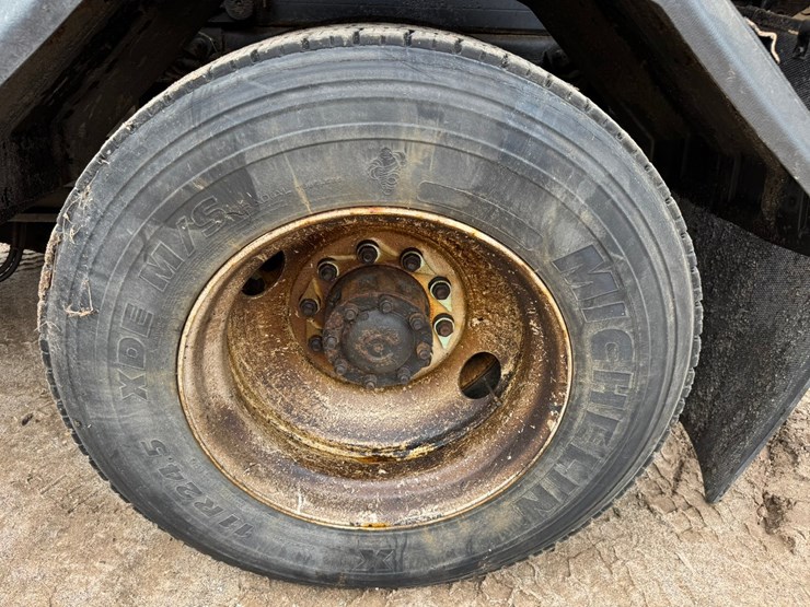 #2168-•-2001-sterling-4x2-snow-plow-truck-image-75