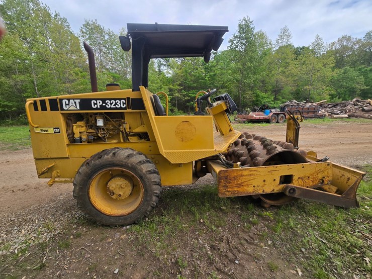caterpillar-cp-323c-image-13