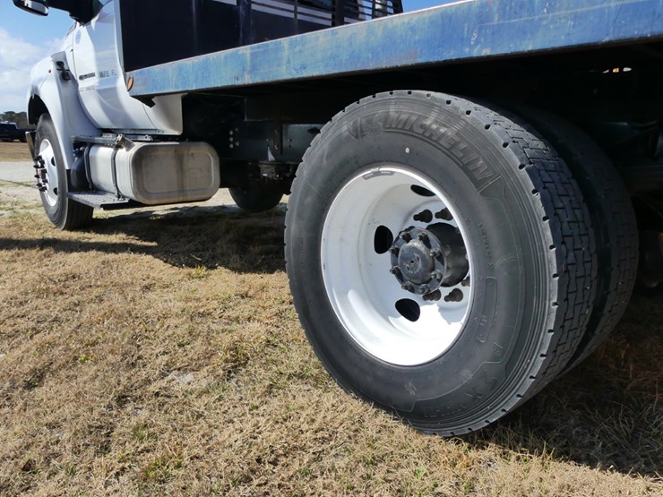 2019-ford-f750-image-6