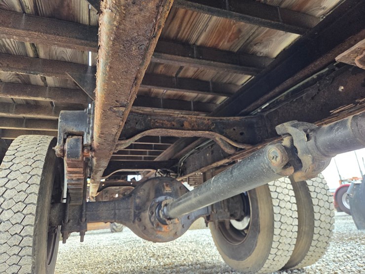 2000-ford-f650-image-40