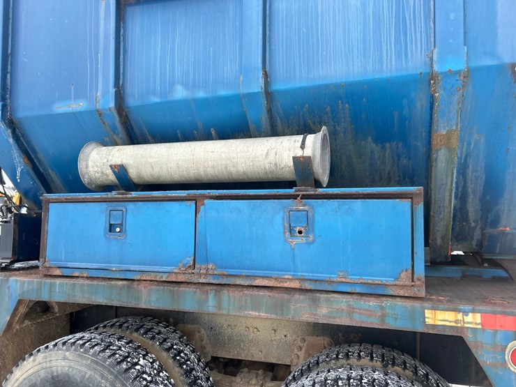 1990-ford-l9000-image-22