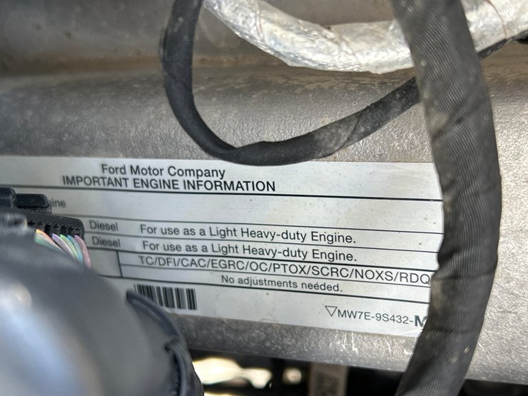 2021-ford-f550-image-56