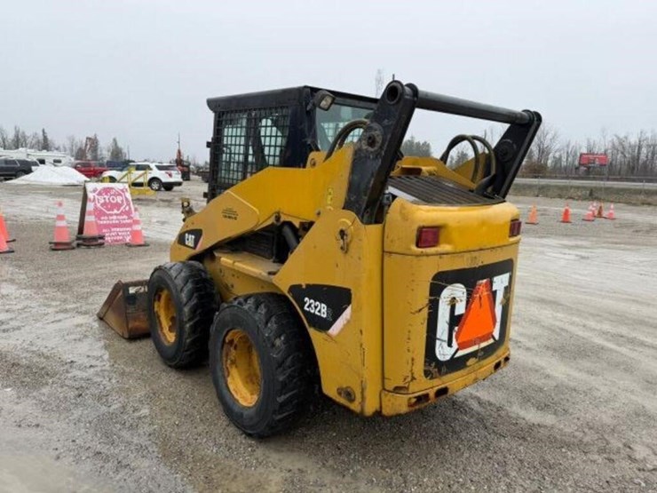 2009-caterpillar-232b2-image-4