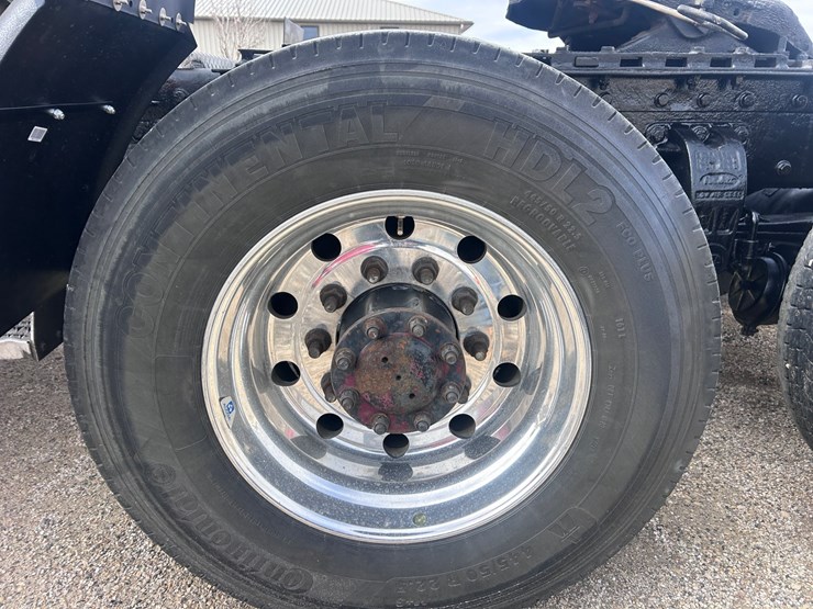 2000-peterbilt-379-image-79