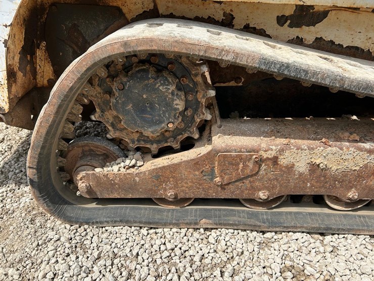 2017-bobcat-t450-image-14