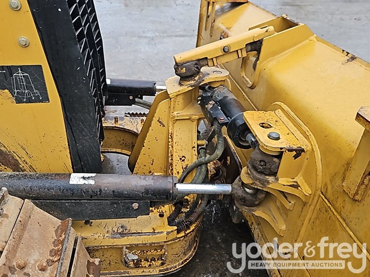 2012-caterpillar-d5k2-xl-image-14