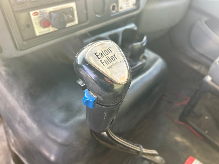 2005-international-7600-image-62