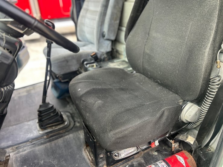 1999-peterbilt-379-image-44