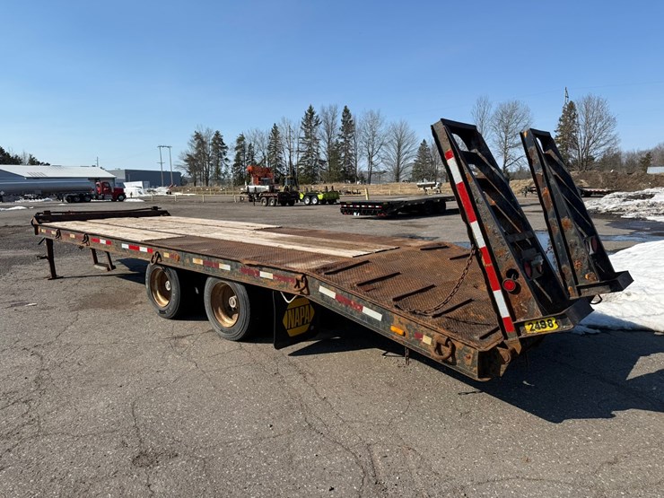 #1099-•-butler-26'-equipment-trailer-image-2