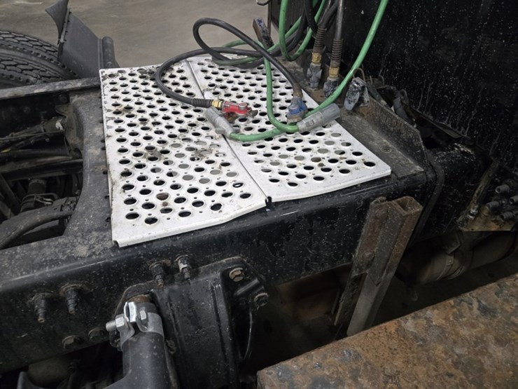 2015-kenworth-t680-image-21