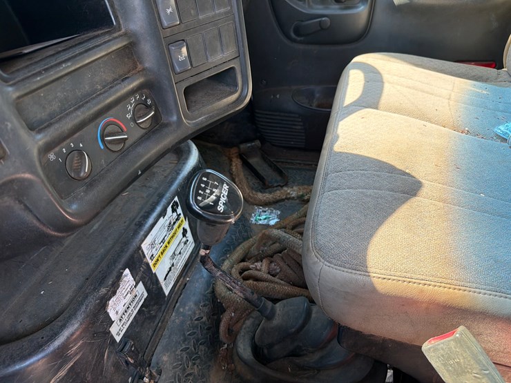 2003-caterpillar-c7-image-38