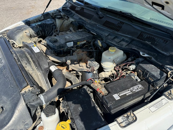 #1064-•-2015-ram-5500-heavy-duty-service-truck-image-37