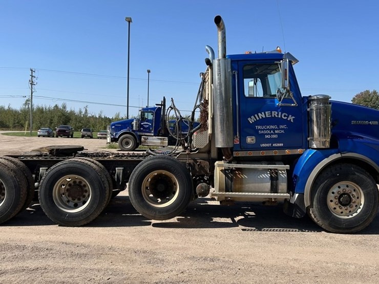 #1114-•-2005-western-star-tri-axle-heavy-haul-truck-tractor-image-6