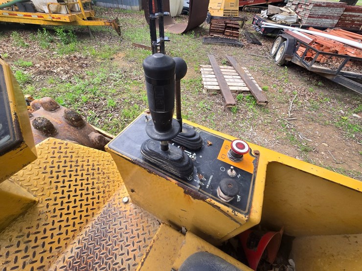 caterpillar-cp-323c-image-29