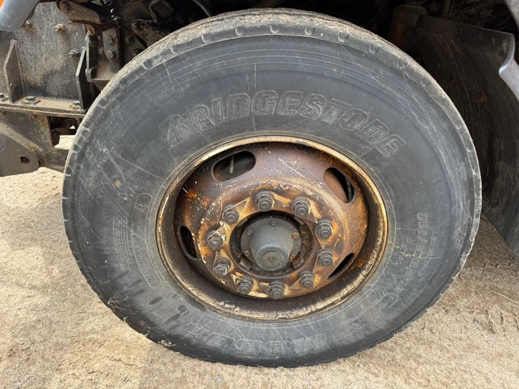 #2168-•-2001-sterling-4x2-snow-plow-truck-image-73