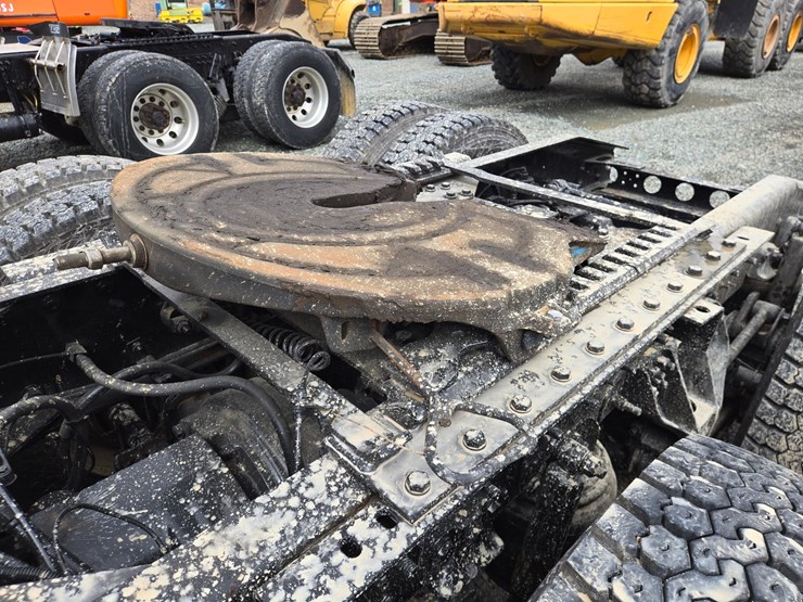 2019-international-hx620-image-34